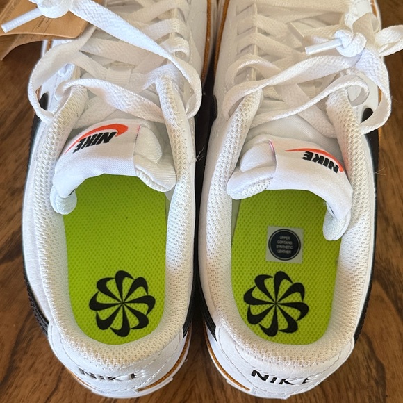 Nike Women's Court Legacy Leather Sneaker - Picture 5 of 7